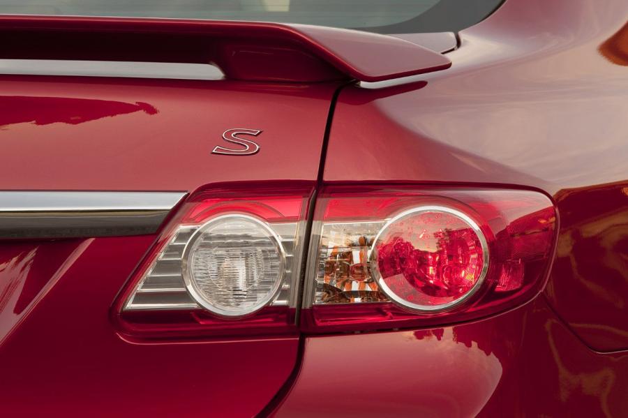  Toyota Corolla 2011 года  (фото 69 из 76)